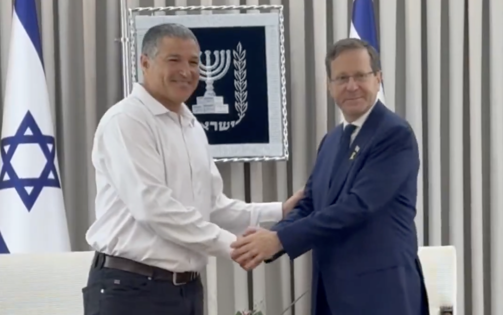 NextImg:Zini takes reins of Shin Bet as predecessors challenge ‘unreasonable’ appointment